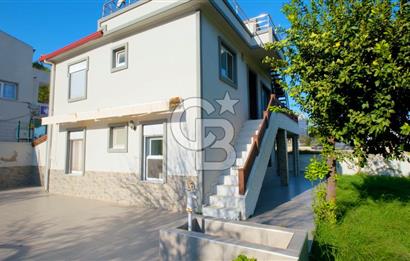 Urla Kalabak'ta Anayol Cepheli Şahane Ev