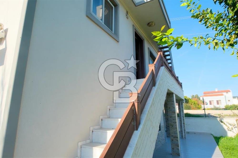 Urla Kalabak'ta Anayol Cepheli Şahane Ev