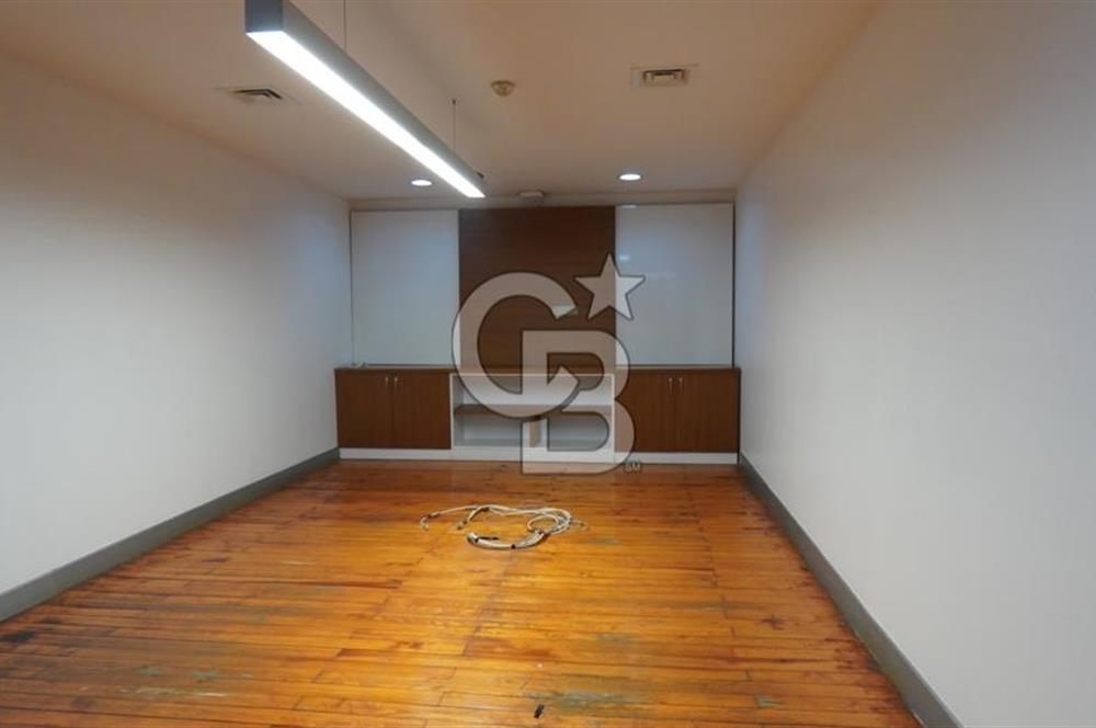 NEO'DAN BEYOĞLU'NDA TAM KAT BOĞAZ MANZARALI 400M2 OFİS!