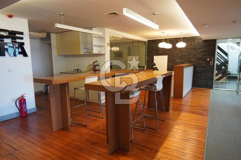 NEO'DAN BEYOĞLU'NDA TAM KAT BOĞAZ MANZARALI 400M2 OFİS!