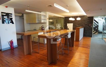 NEO'DAN BEYOĞLU'NDA TAM KAT BOĞAZ MANZARALI 400M2 OFİS!