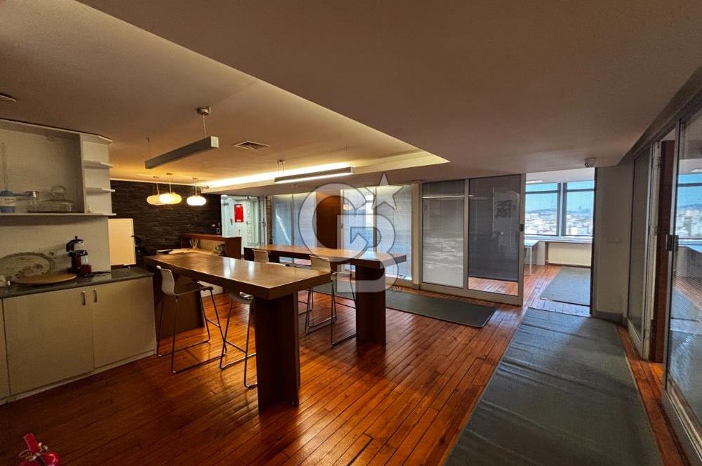 NEO'DAN BEYOĞLU'NDA TAM KAT BOĞAZ MANZARALI 400M2 OFİS!