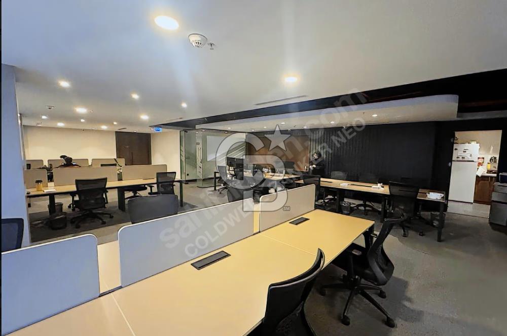 NEO'DAN A+ PLAZA DA TAM KAT 900M2 DEKORASYONLU HAZIR OFİS
