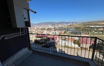 Menemen'de Gölpark Manzaralı 4+1 Satılık Daire