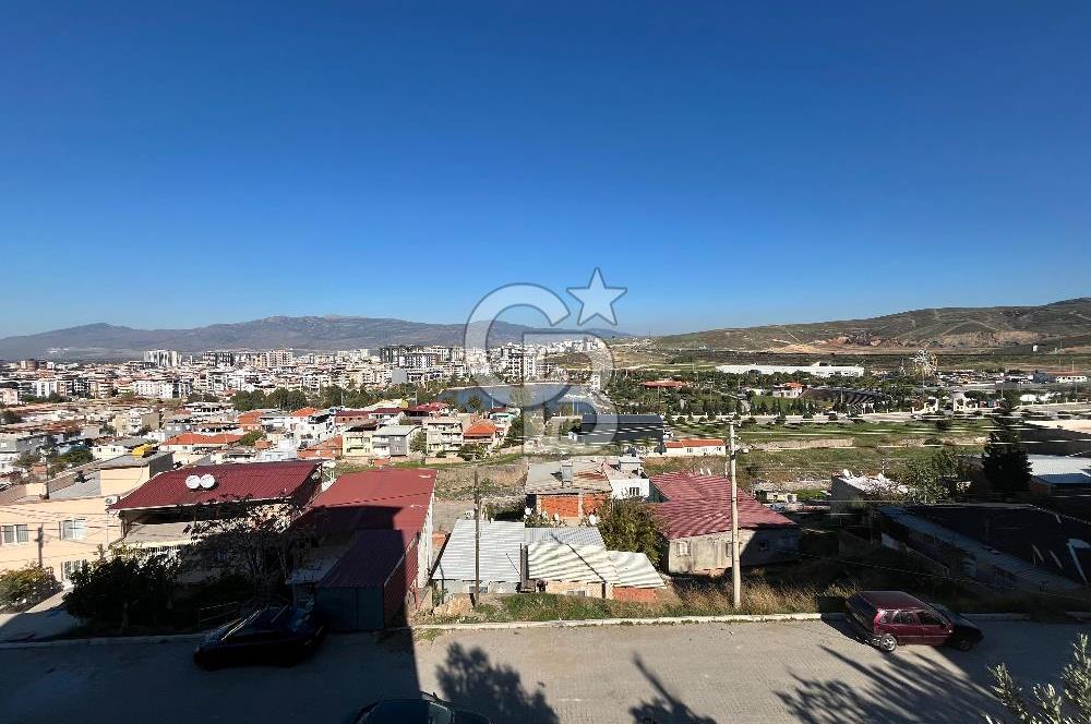 Menemen'de Gölpark Manzaralı 4+1 Satılık Daire