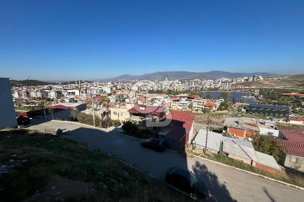 Menemen'de Gölpark Manzaralı 4+1 Satılık Daire