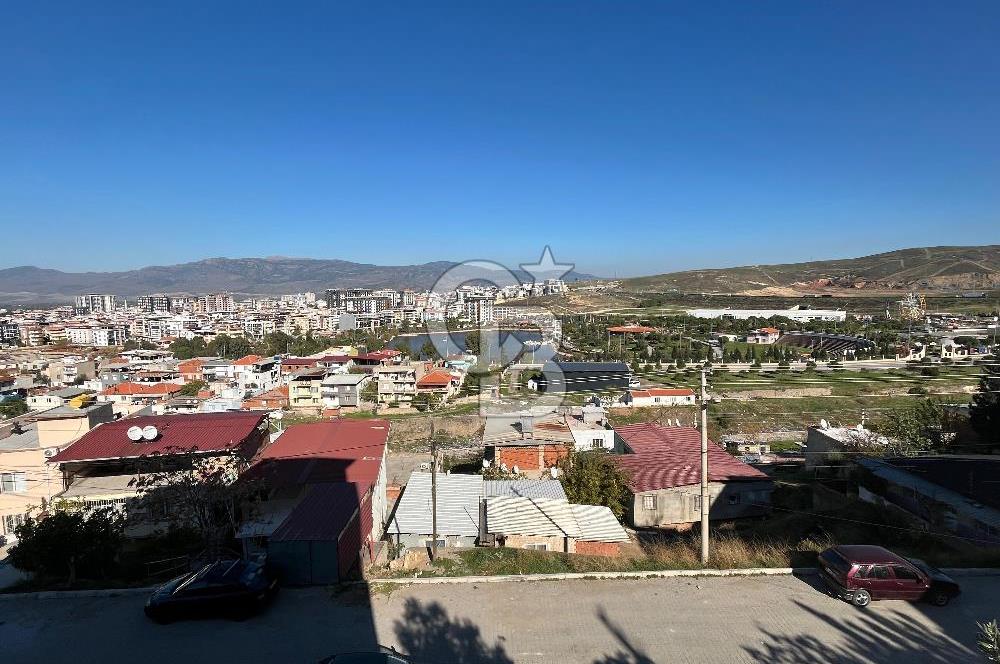 Menemen'de Gölpark Manzaralı 4+1 Satılık Daire