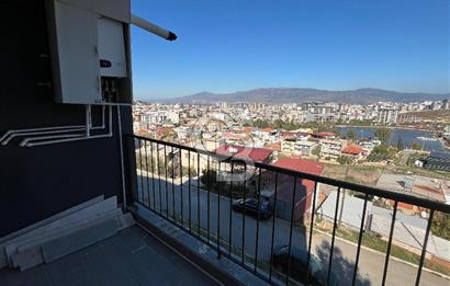 Menemen'de Gölpark Manzaralı 4+1 Satılık Daire