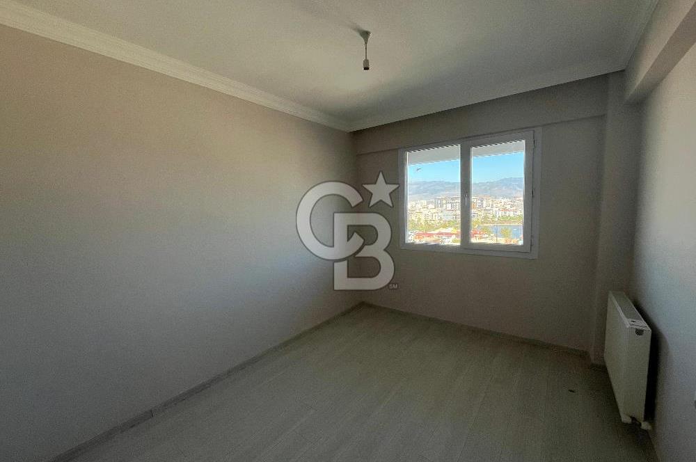 Menemen'de Gölpark Manzaralı 4+1 Satılık Daire