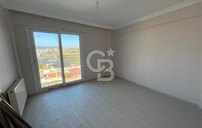 Menemen'de Gölpark Manzaralı 4+1 Satılık Daire