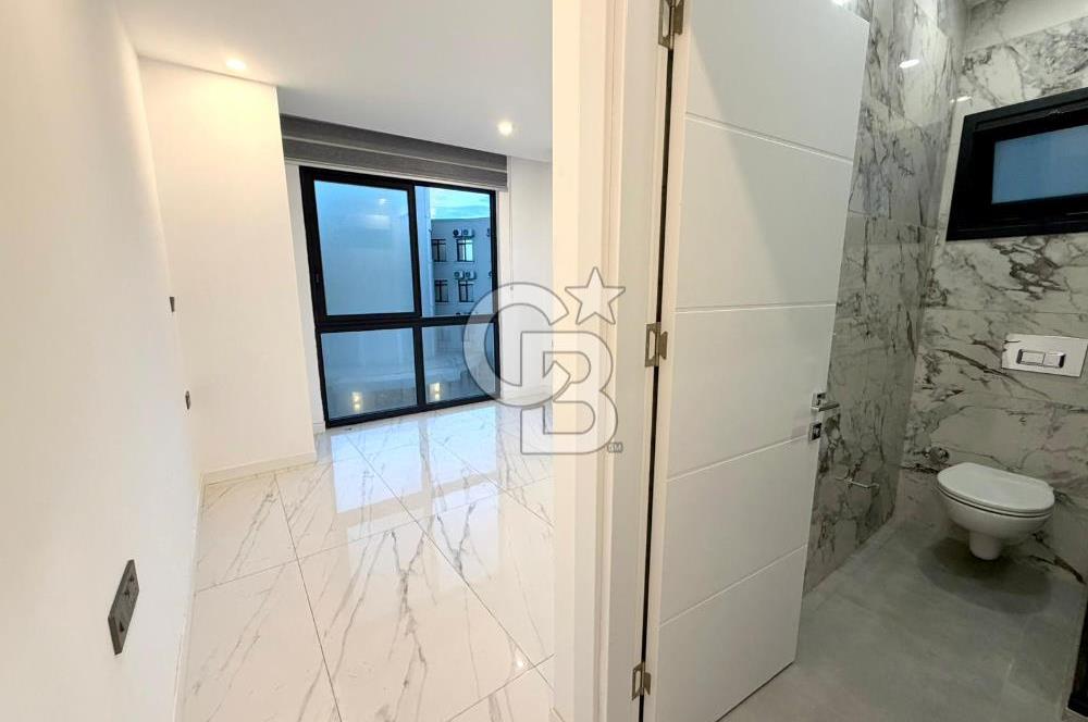 Kıbrıs Girne Karakum Akacan Cruise Sitesinde Satılık Havuz Manzaralı 2+1 Daire