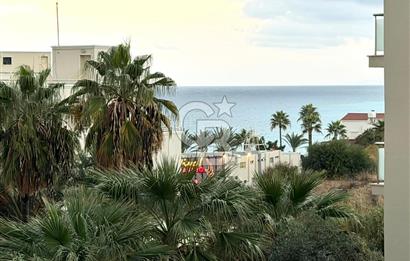 Kıbrıs Girne Karakum Akacan Cruise Sitesinde Satılık Havuz Manzaralı 2+1 Daire