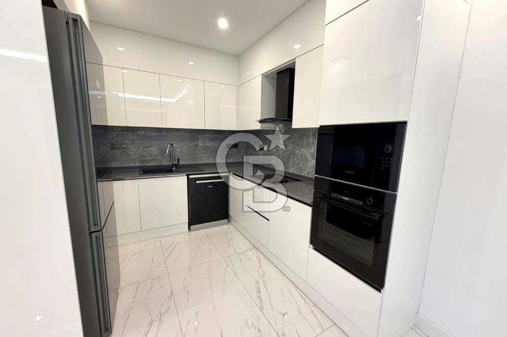 Kıbrıs Girne Karakum Akacan Cruise Sitesinde Satılık Havuz Manzaralı 2+1 Daire