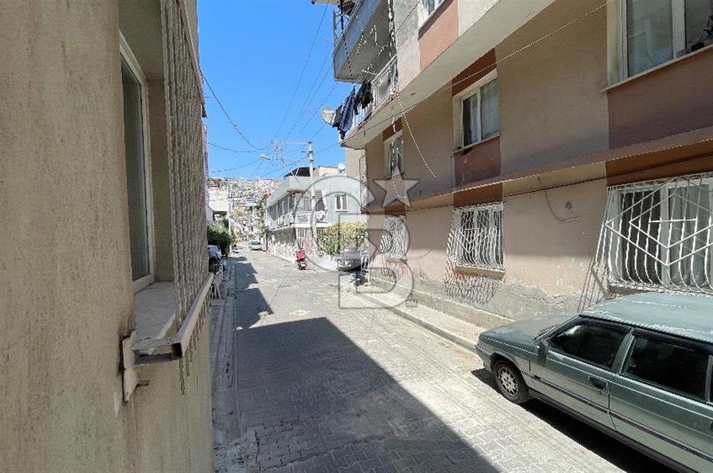 Bayraklı Tepekule Mahallesinde Satılık 1+1 Daire