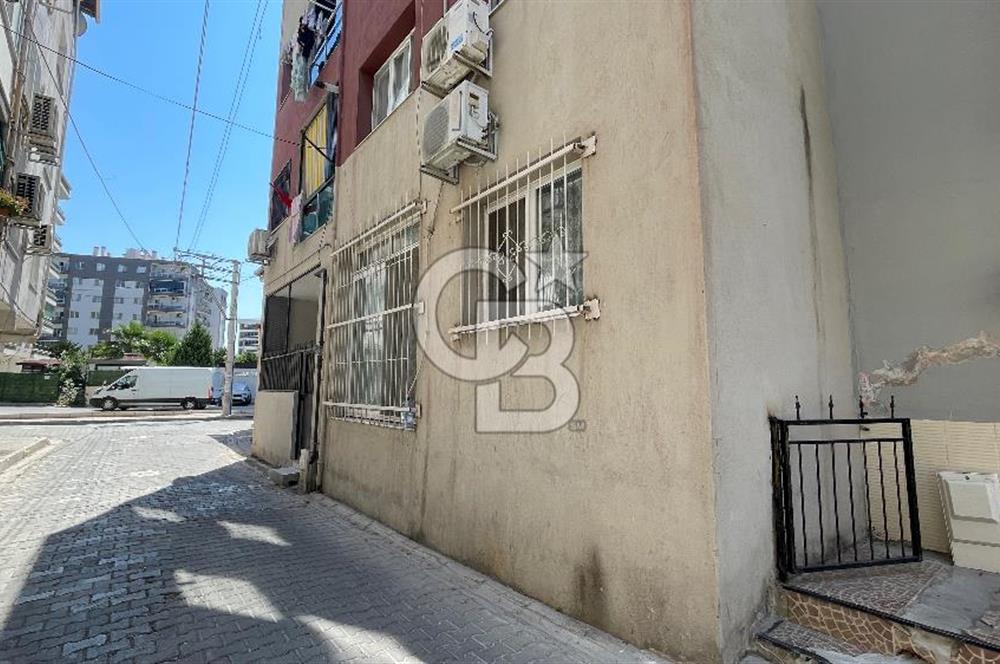 Bayraklı Tepekule Mahallesinde Satılık 1+1 Daire