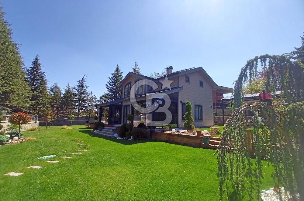 İNCEK'TE SATILIK 1300 M2 ARSAYA SAHİP MÜKEMMEL PEYZAJLI VİLLA