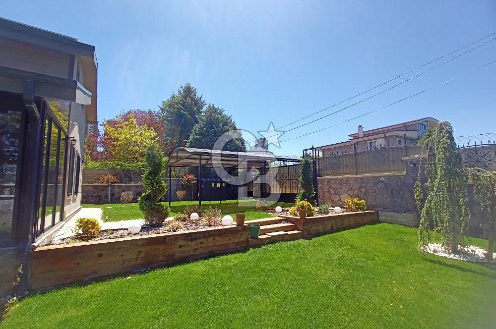 İNCEK'TE SATILIK 1300 M2 ARSAYA SAHİP MÜKEMMEL PEYZAJLI VİLLA