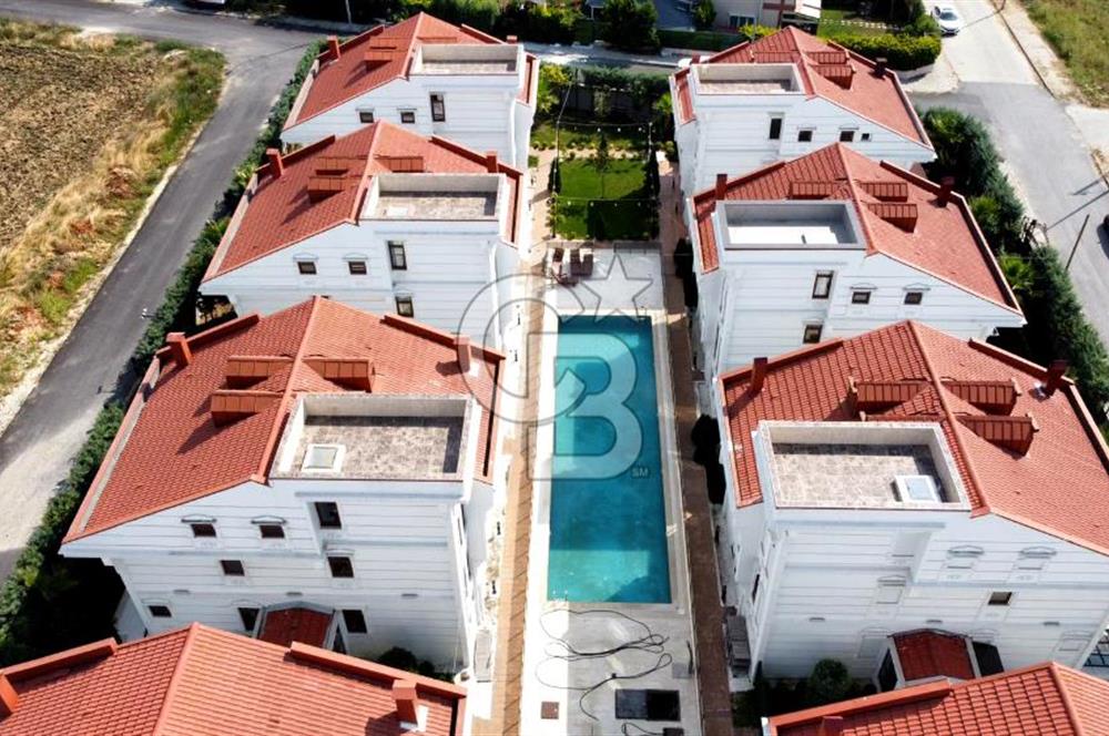 BÜYÜKÇEKMECE BEYAZ KONAKLARDA SATILIK VİLLA
