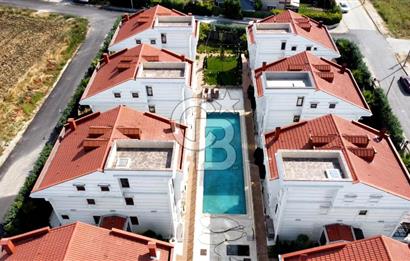 BÜYÜKÇEKMECE BEYAZ KONAKLARDA SATILIK VİLLA