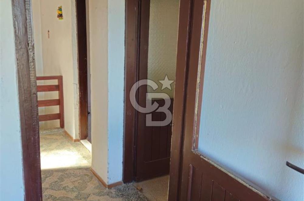 Karaburun Çatalkaya'da Deniz Manzaralı Müstakil Ev