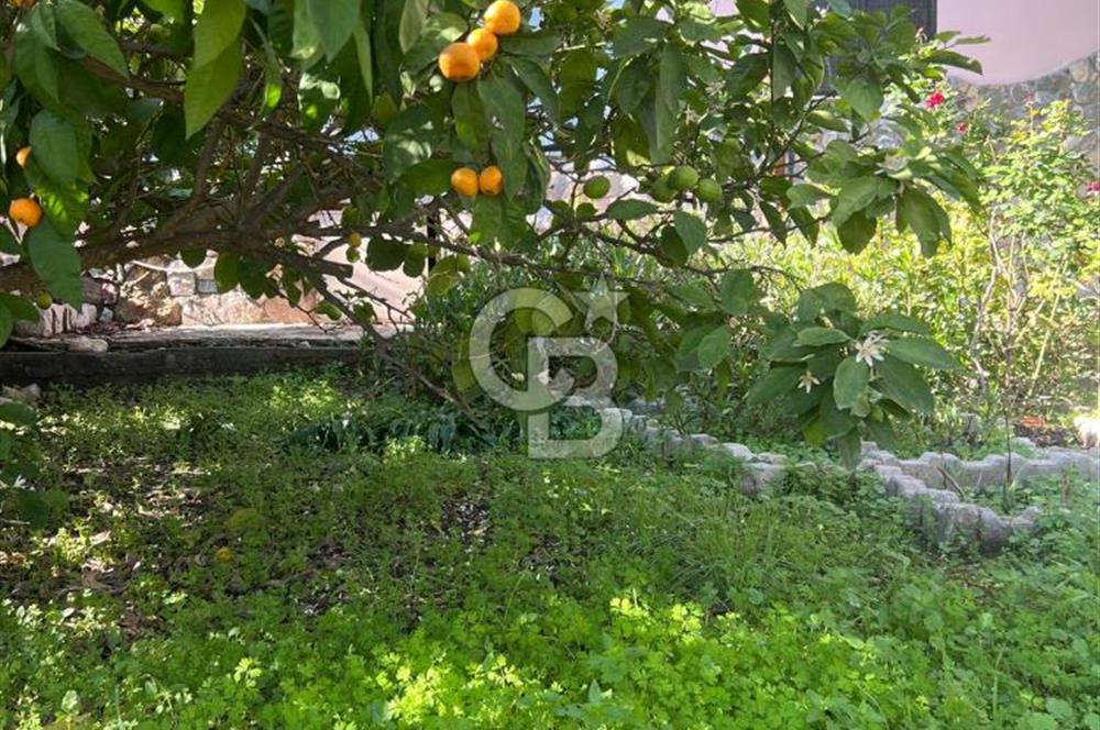 Karaburun Çatalkaya'da Deniz Manzaralı Müstakil Ev