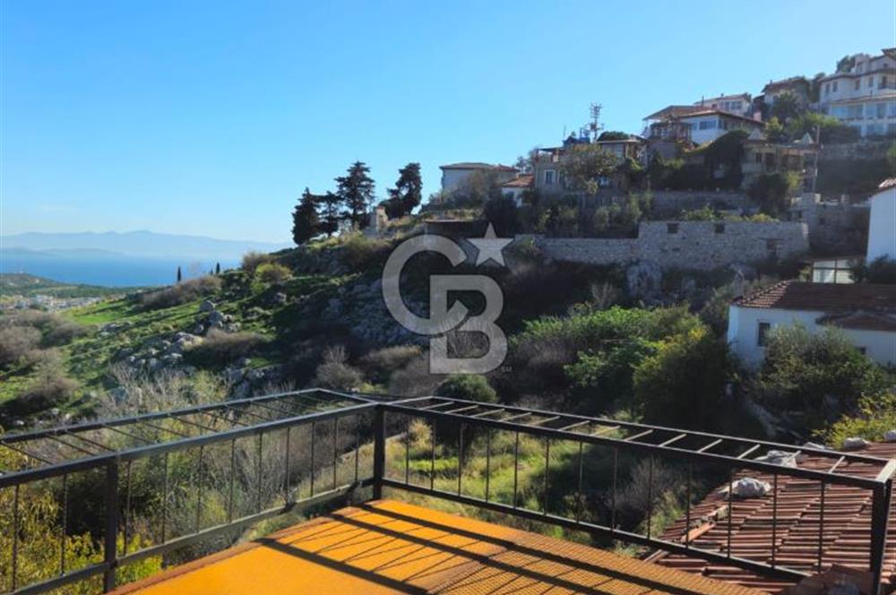 Karaburun Çatalkaya'da Deniz Manzaralı Müstakil Ev