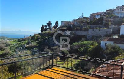 Karaburun Çatalkaya'da Deniz Manzaralı Müstakil Ev