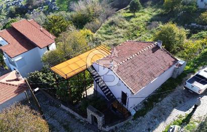 Karaburun Çatalkaya'da Deniz Manzaralı Müstakil Ev