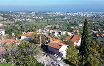 Karaburun Çatalkaya'da Deniz Manzaralı Müstakil Ev