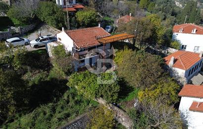 Karaburun Çatalkaya'da Deniz Manzaralı Müstakil Ev