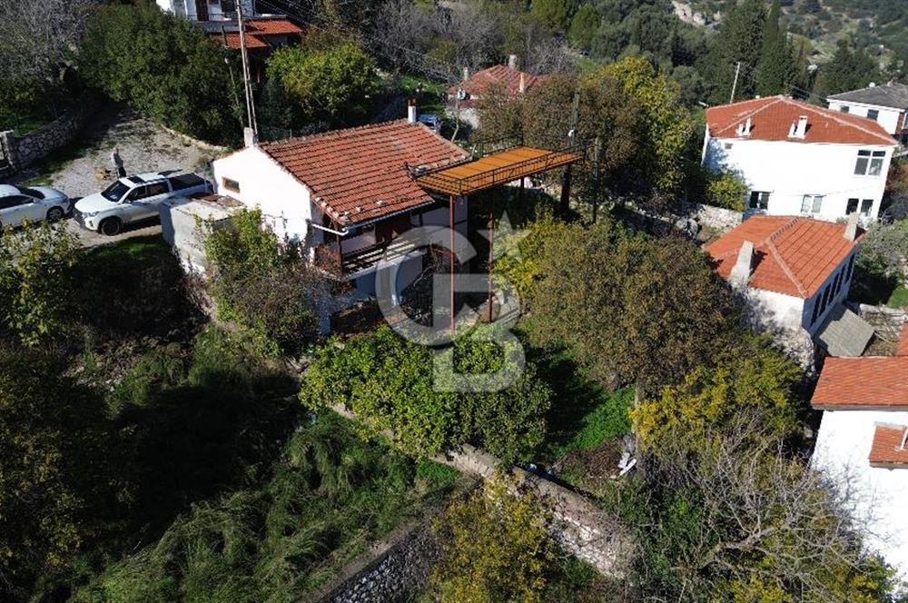 Karaburun Çatalkaya'da Deniz Manzaralı Müstakil Ev