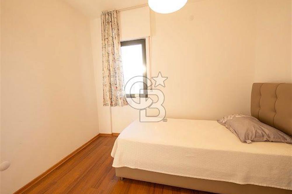 Çeşme Göbene'de Havuzlu 4+1 Satılık Villa