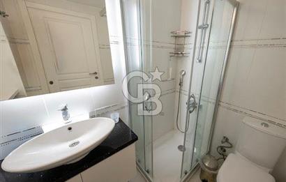 Çeşme Göbene'de Havuzlu 4+1 Satılık Villa