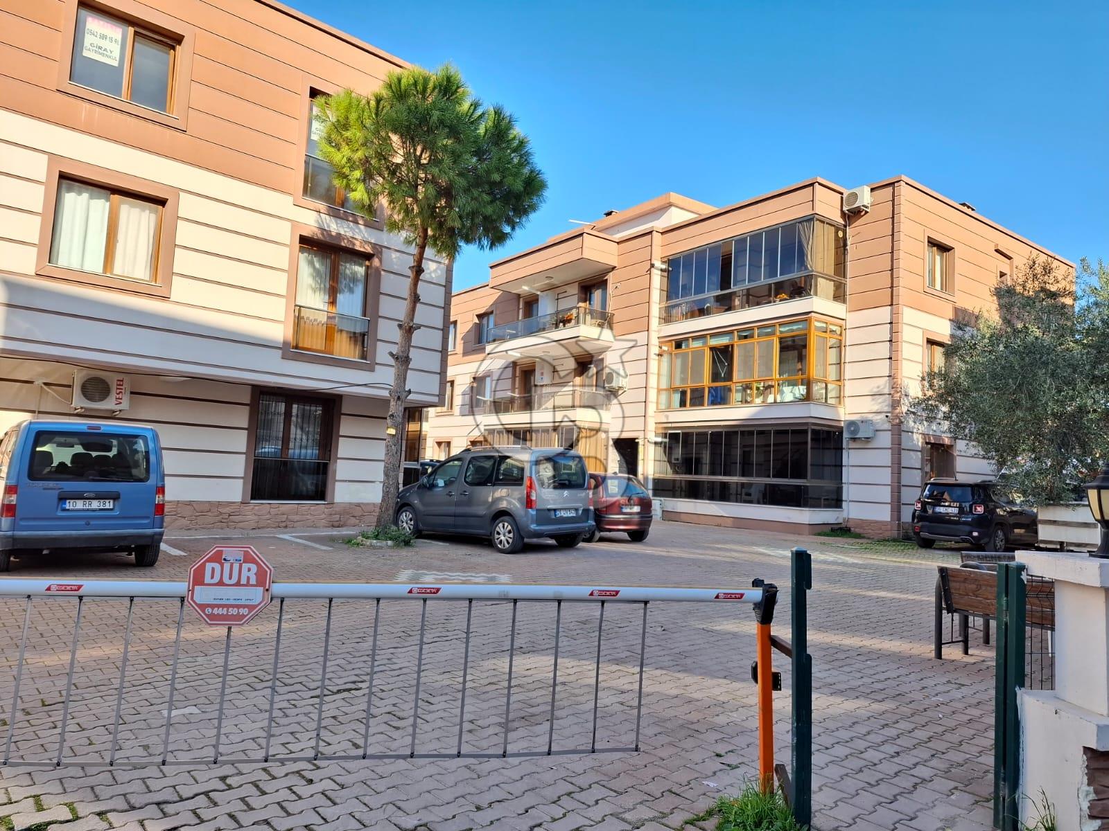 MENEMEN-ULUKENT'TE CB İYA'DAN İZBAN YAKINI 2+1 KİRALIK DAİRE