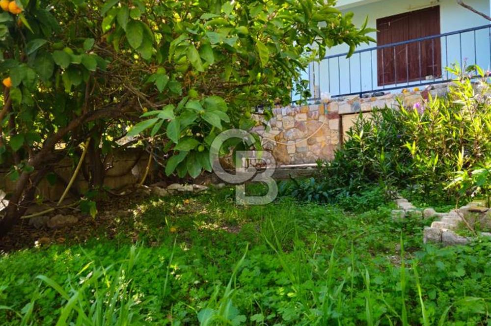 Karaburun Çatalkaya'da Deniz Manzaralı Müstakil Ev