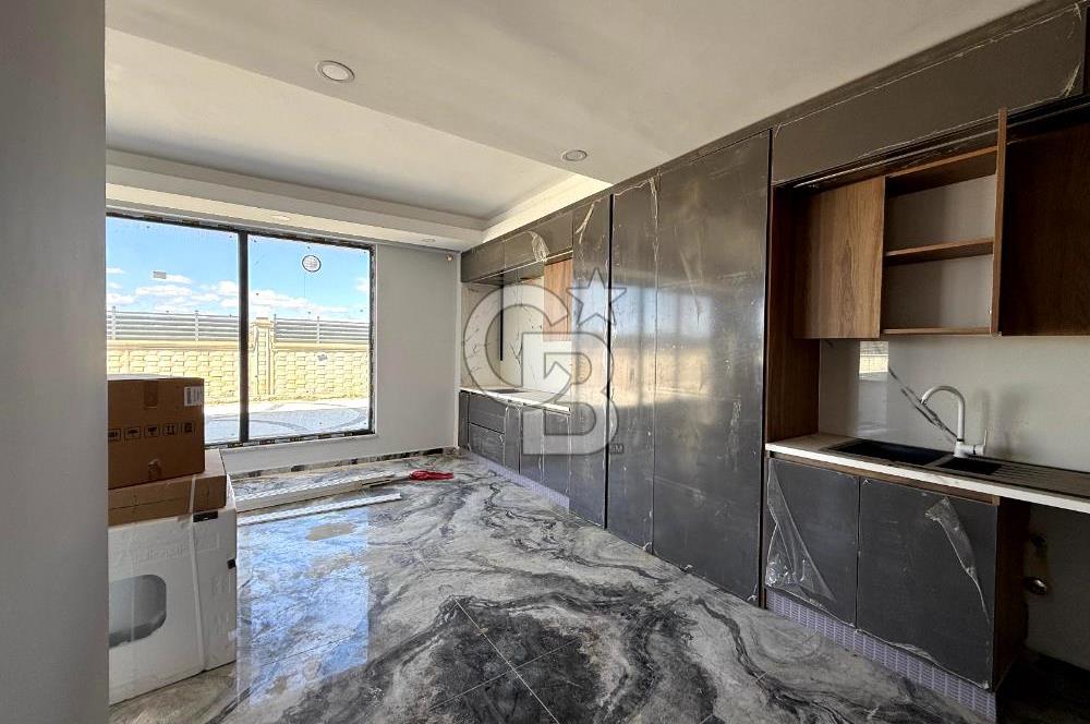 Tepe Mavi Villalarında Lüks ve Ferah Villa !