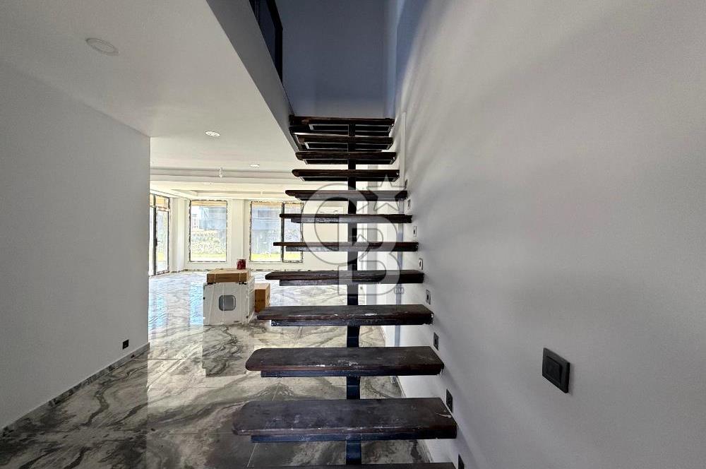 Tepe Mavi Villalarında Lüks ve Ferah Villa !