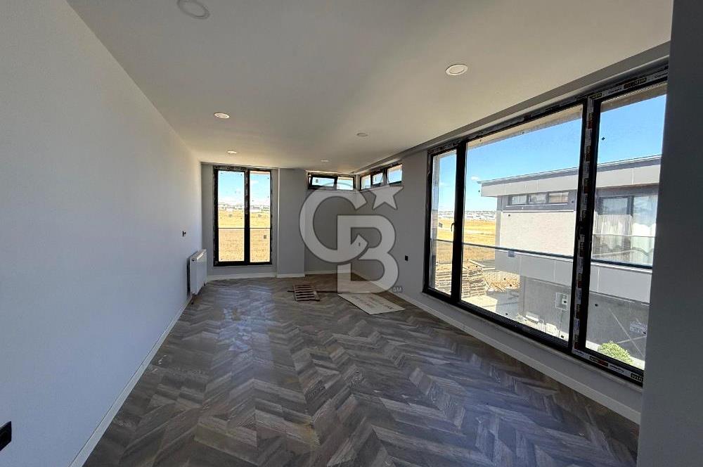 Tepe Mavi Villalarında Lüks ve Ferah Villa !