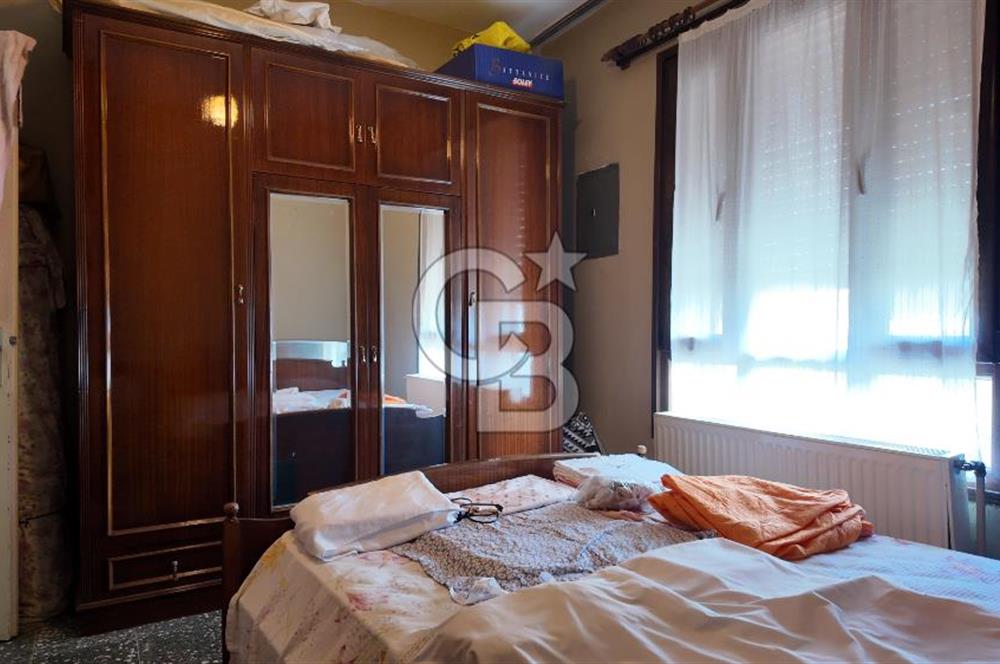 Sahilevleri 227 m² Villa İmarlı Arsa + 2 Daire