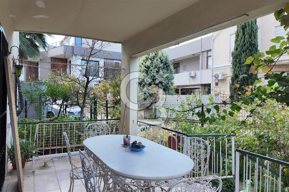 Sahilevleri 227 m² Villa İmarlı Arsa + 2 Daire