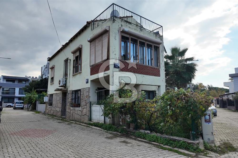 Sahilevleri 227 m² Villa İmarlı Arsa + 2 Daire