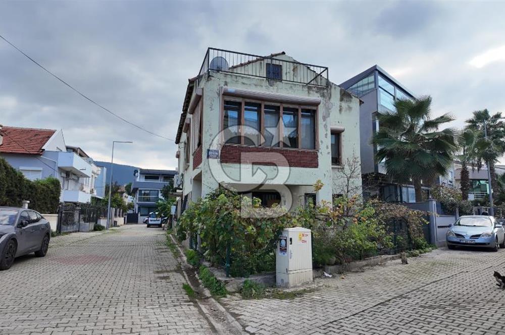 Sahilevleri 227 m² Villa İmarlı Arsa + 2 Daire