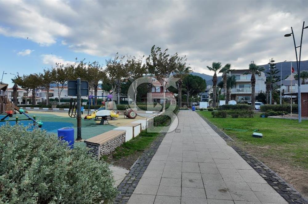 Sahilevleri 227 m² Villa İmarlı Arsa + 2 Daire