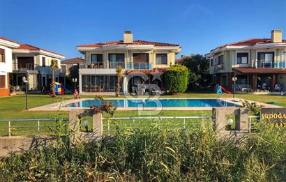 Dalyan Marinaya Sıfır Deniz Manzaralı 3+1 Satılık Havuzlu Villa