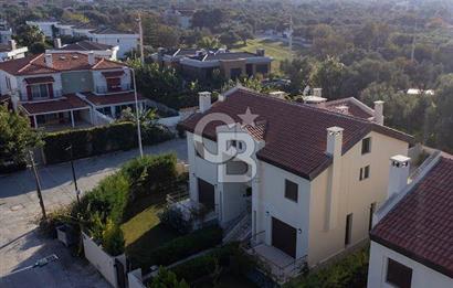 Çeşme Göbene'de Havuzlu 4+1 Satılık Villa
