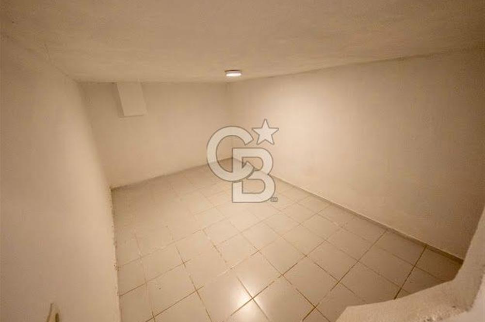 Çeşme Göbene'de Havuzlu 4+1 Satılık Villa