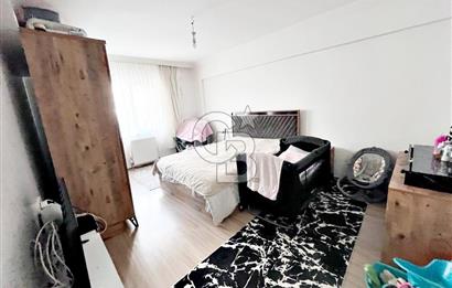 SULTAN FATİH CADDESİ YAKINI SİTE İÇERİSİNDE 2 CAM BALKONLU 3+1