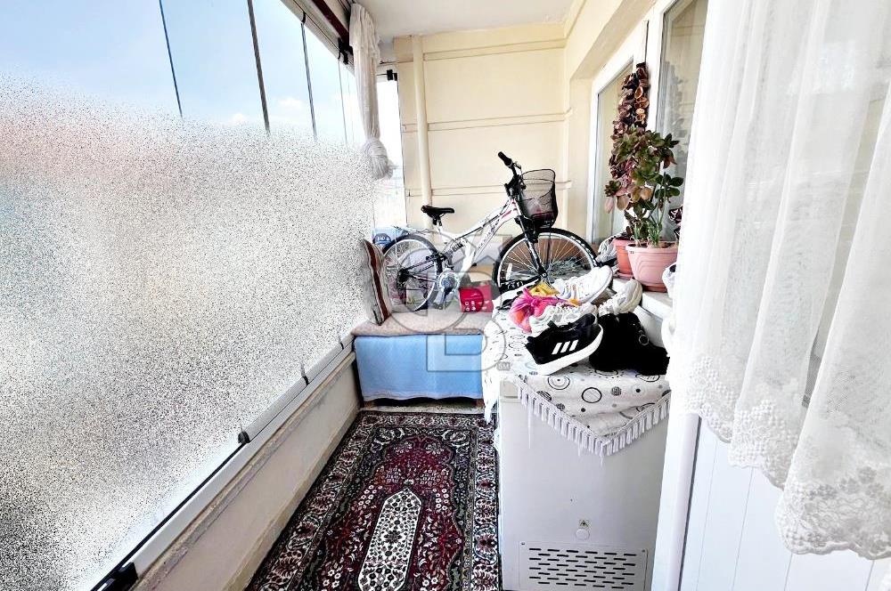 CADDE YAKINI ASANSÖRLÜ İSKANLI ARA KATTA MANZARALI ÖN CEPHE 3+1