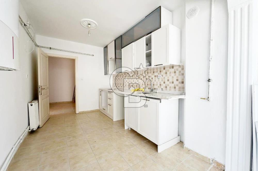 ŞEHİTLER CADDESİ ÜZERİNDE MASRAFSIZ MANZARALI 2. KATTA ACİL 3+1