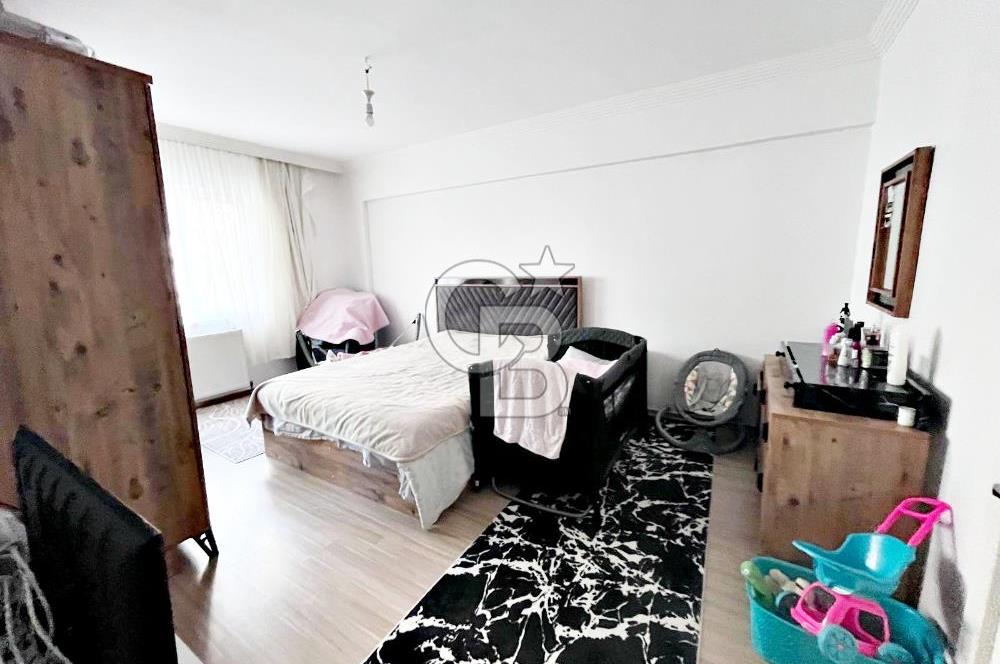 SULTAN FATİH CADDESİ YAKINI SİTE İÇERİSİNDE 2 CAM BALKONLU 3+1